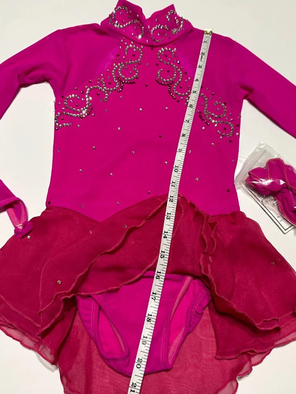 New Plum pink Crystal Figure Skating Dress Girl 8 (4~6T)